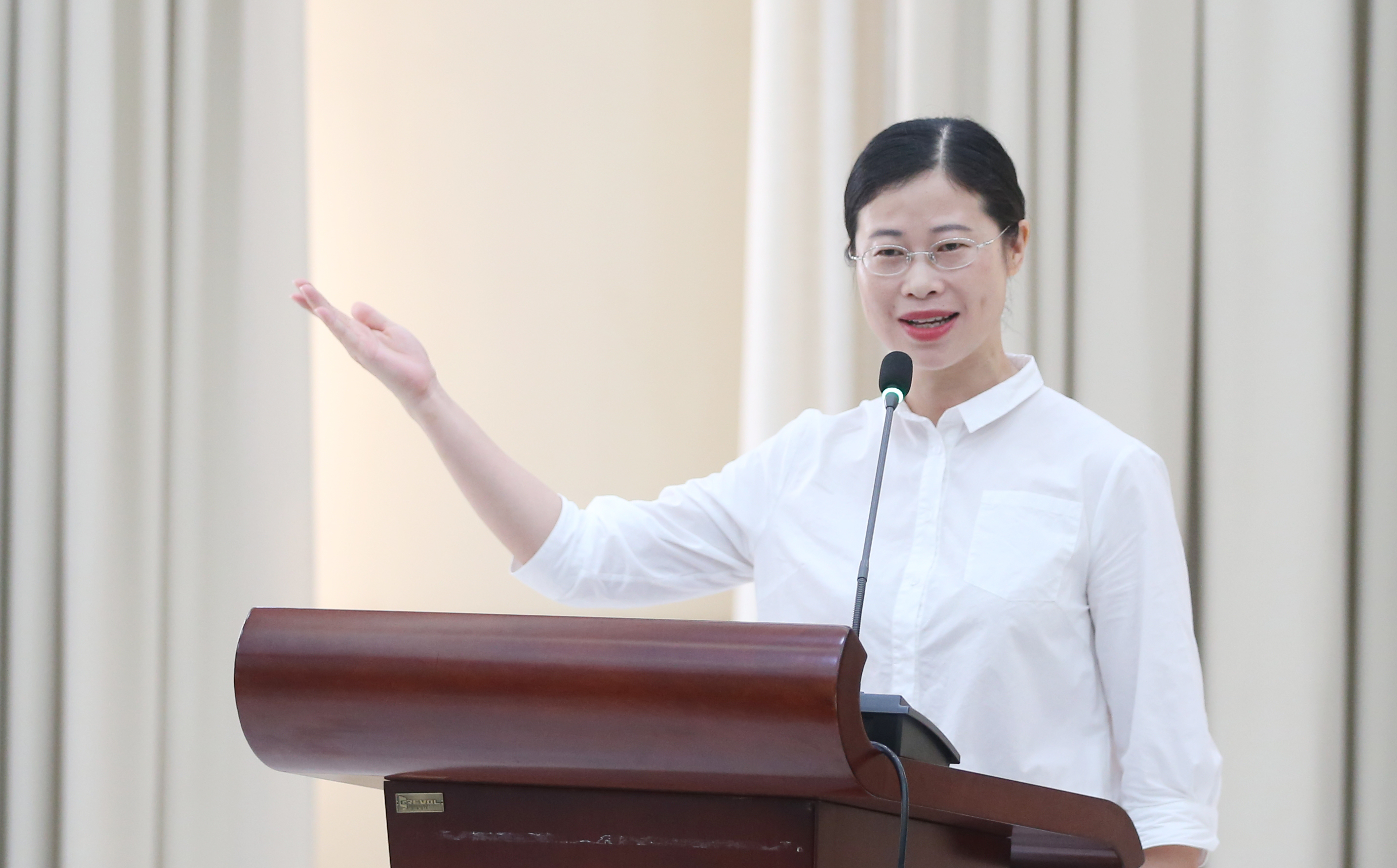 “中国梦 知音梦”迎七一演讲比赛 学院党委张慧